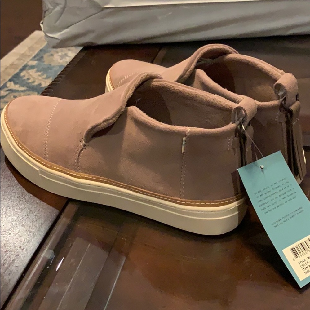 Toms